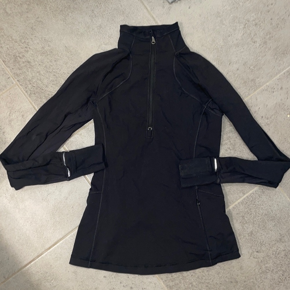Lululemon black long sleeve half zip; size 6
